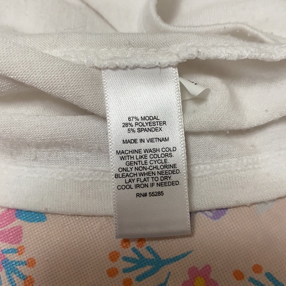 Express White Ruffle Top Size Medium - Picture 9 of 10